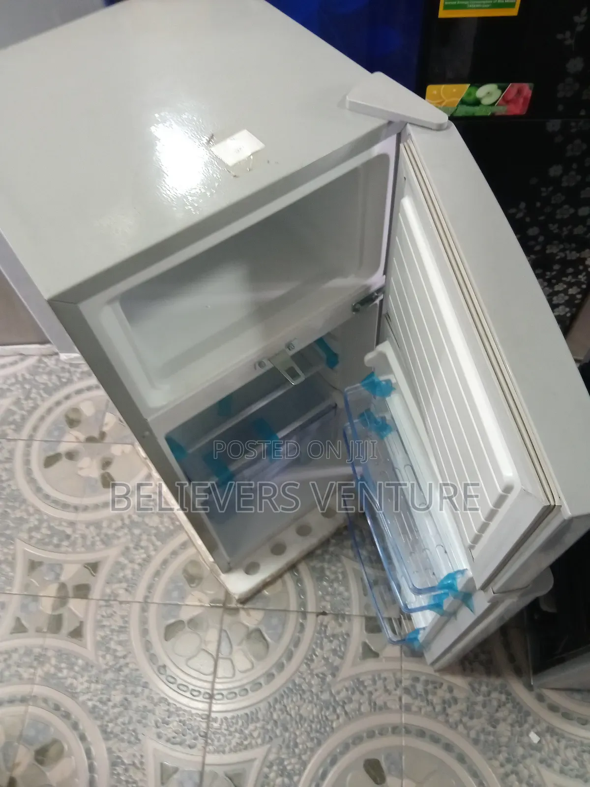 Frost Free Top Freezer Fridge Westpool Westpool Silver 95l