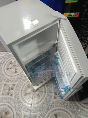 Frost Free Top Freezer Fridge Westpool Westpool Silver 95l
