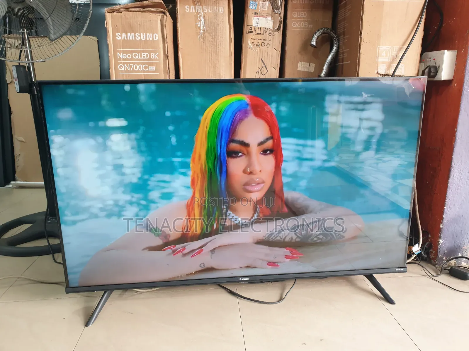 43"Hisense Uhd HDR Edgeless Smart Satellite Tv