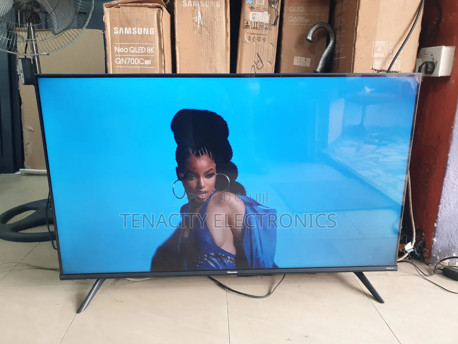 43"Hisense Uhd HDR Edgeless Smart Satellite Tv