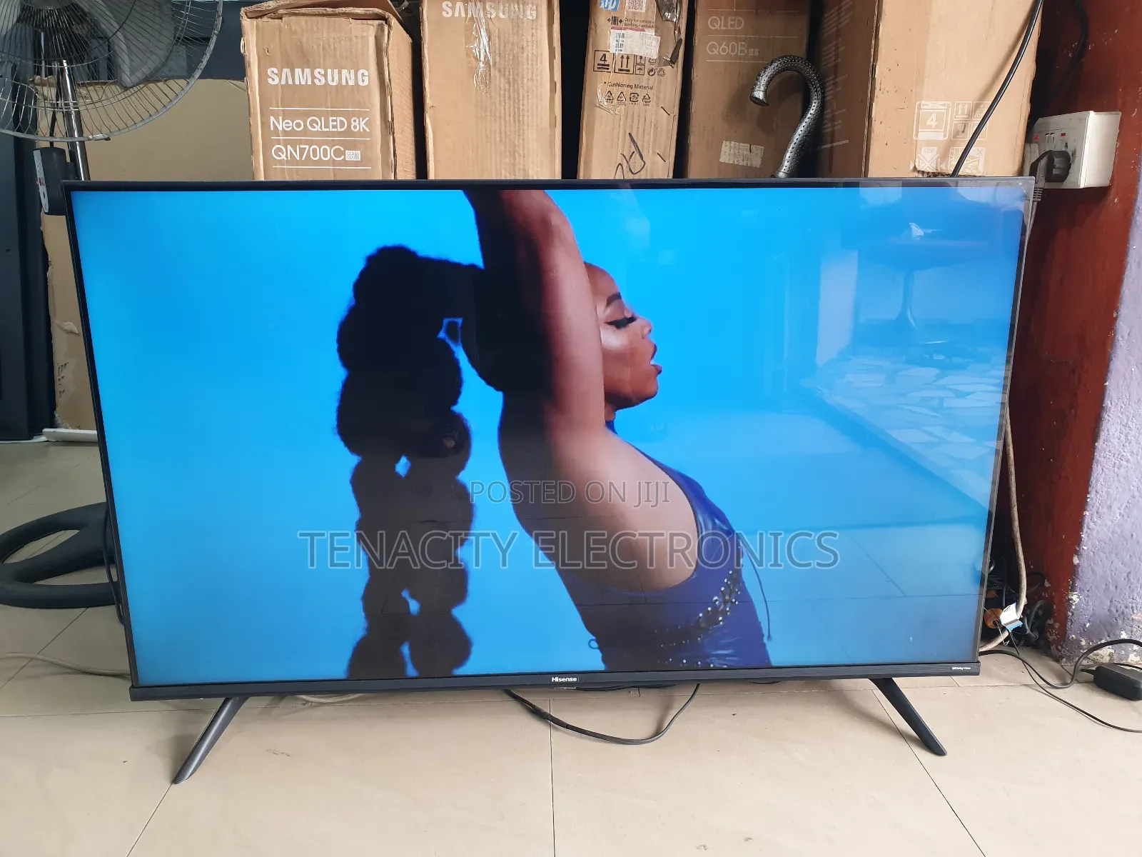43"Hisense Uhd HDR Edgeless Smart Satellite Tv