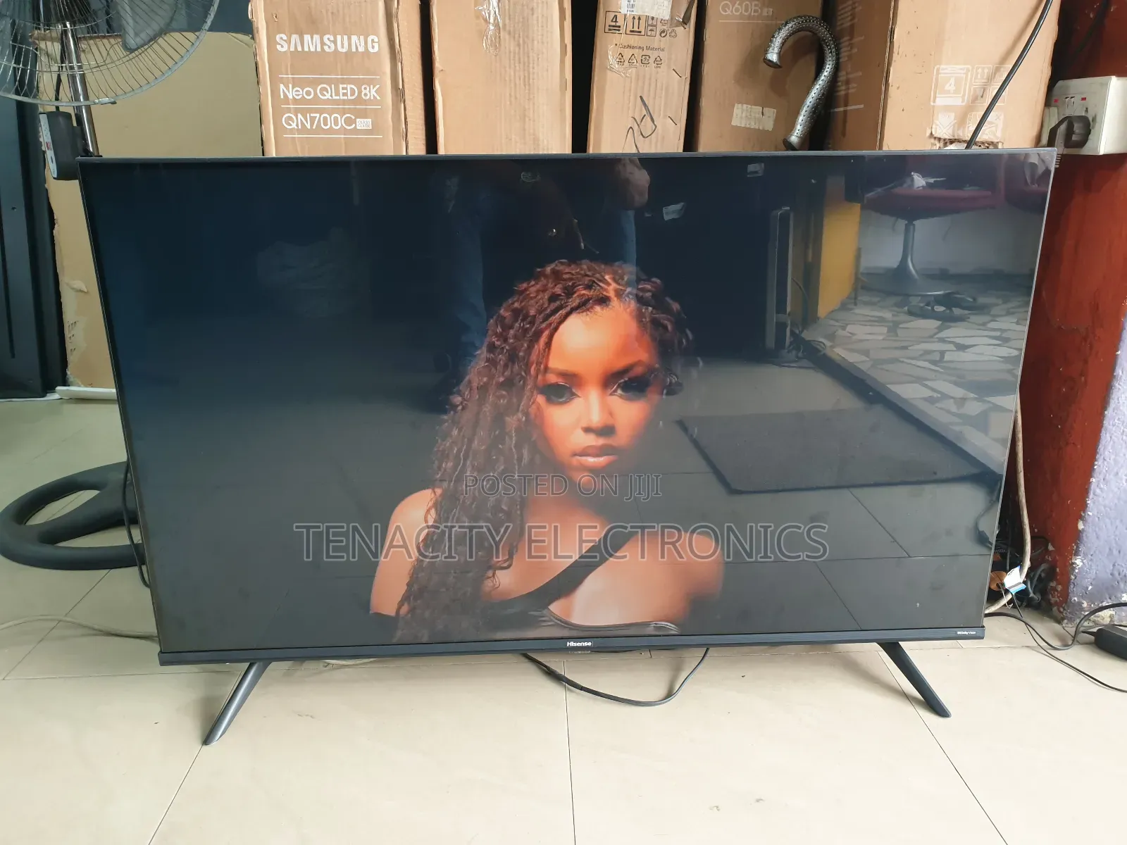 43"Hisense Uhd HDR Edgeless Smart Satellite Tv