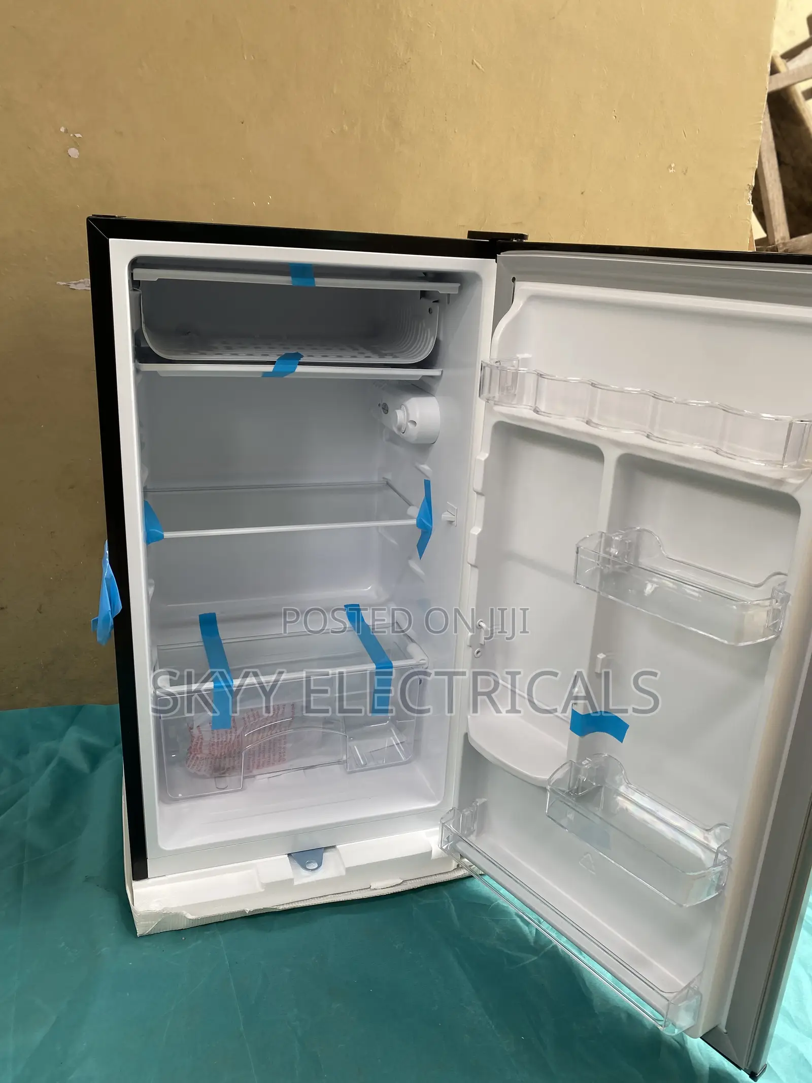 Pf-010-1a 90liters Pearl Table Top Fridge