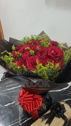 Roses Are Red (Bouquet )