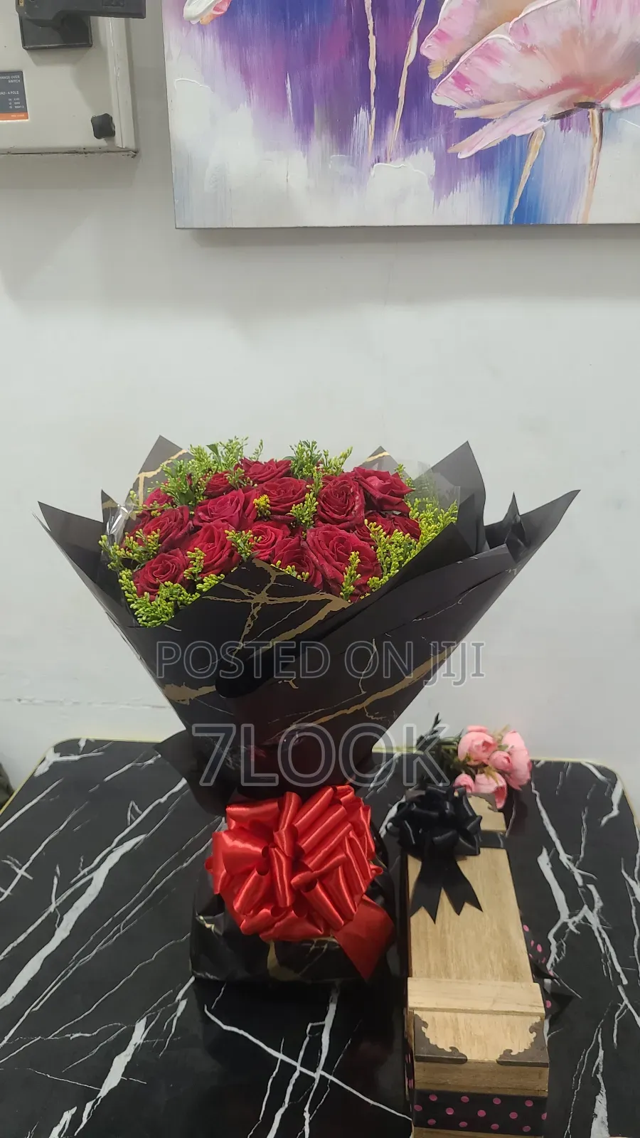 Roses Are Red (Bouquet )