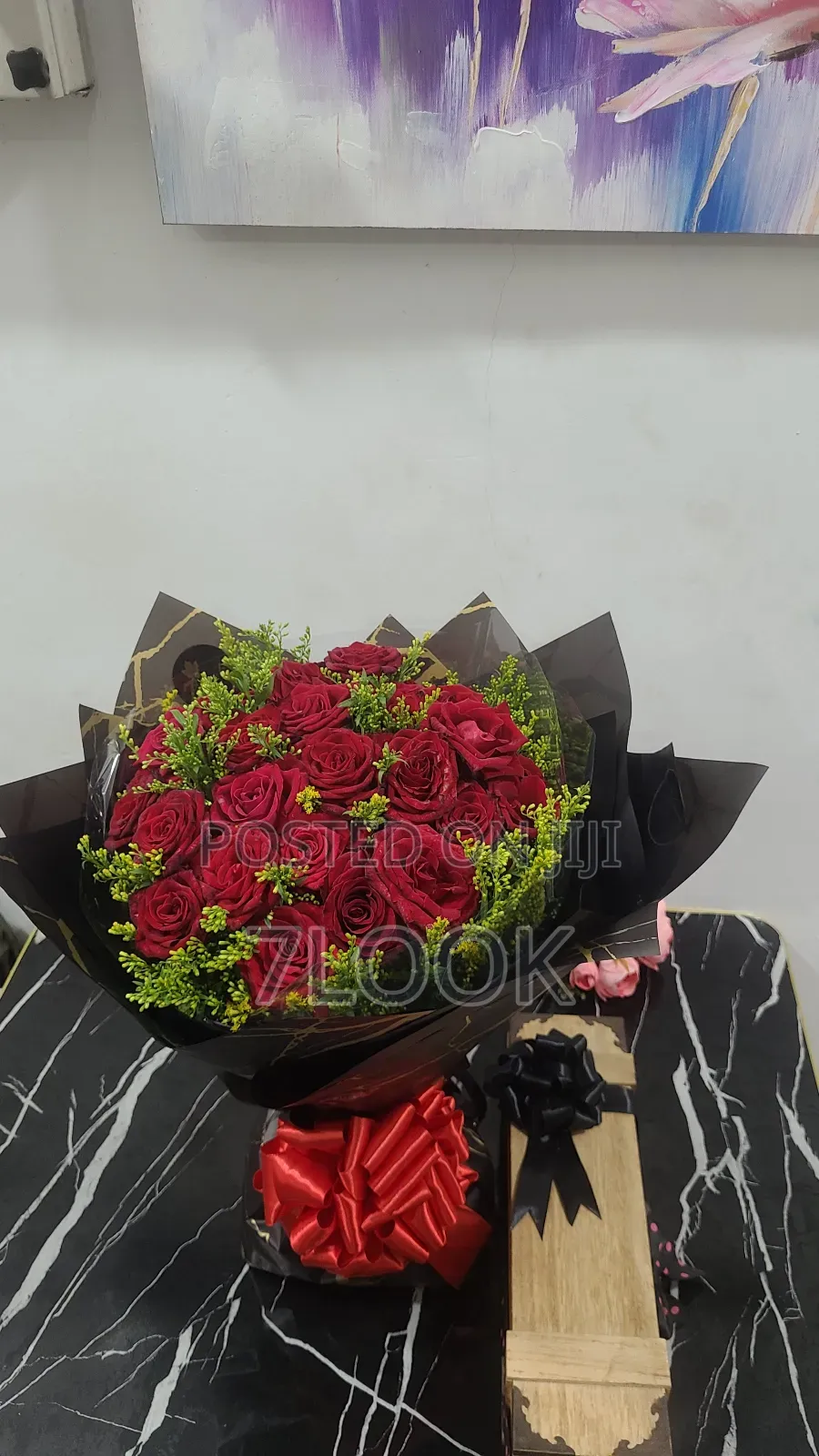 Roses Are Red (Bouquet )