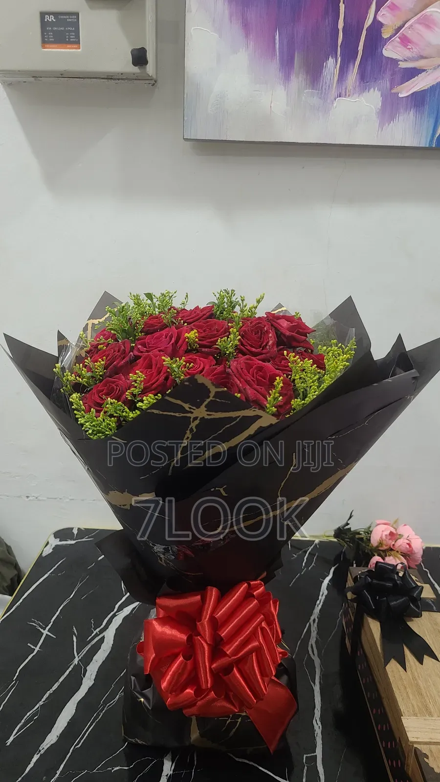 Roses Are Red (Bouquet )