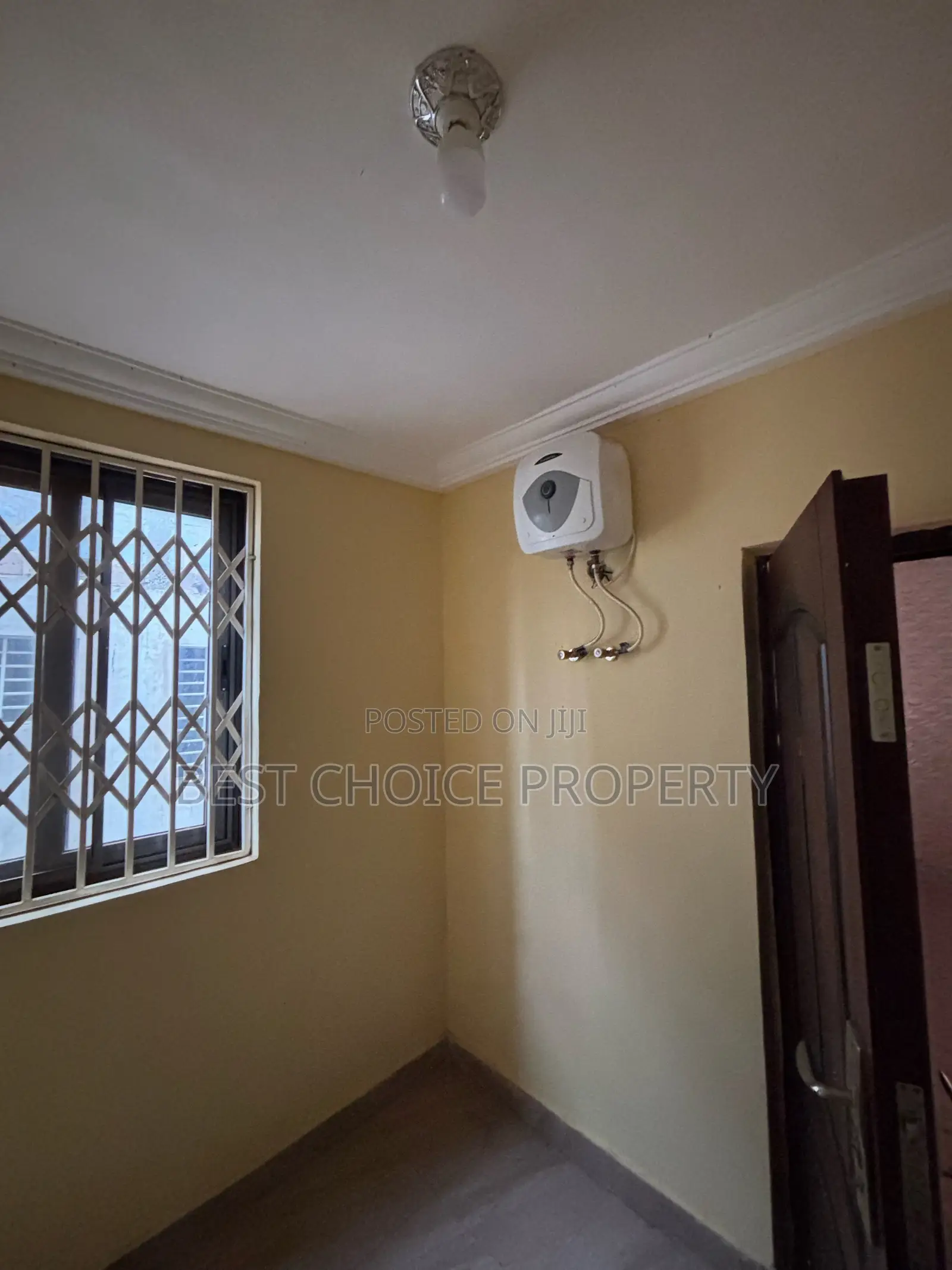 Two Bedroom Apartment Lakeside Community 8