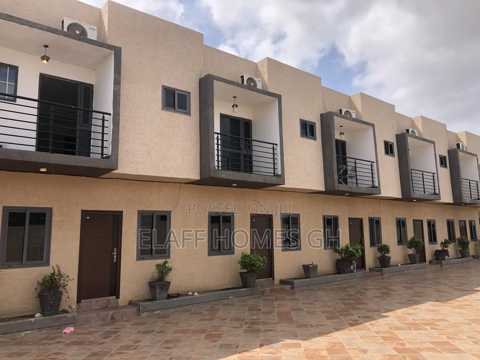2bdrm Townhouse / Terrace in Elaffhomesgh, Ashaley Botwe for rent