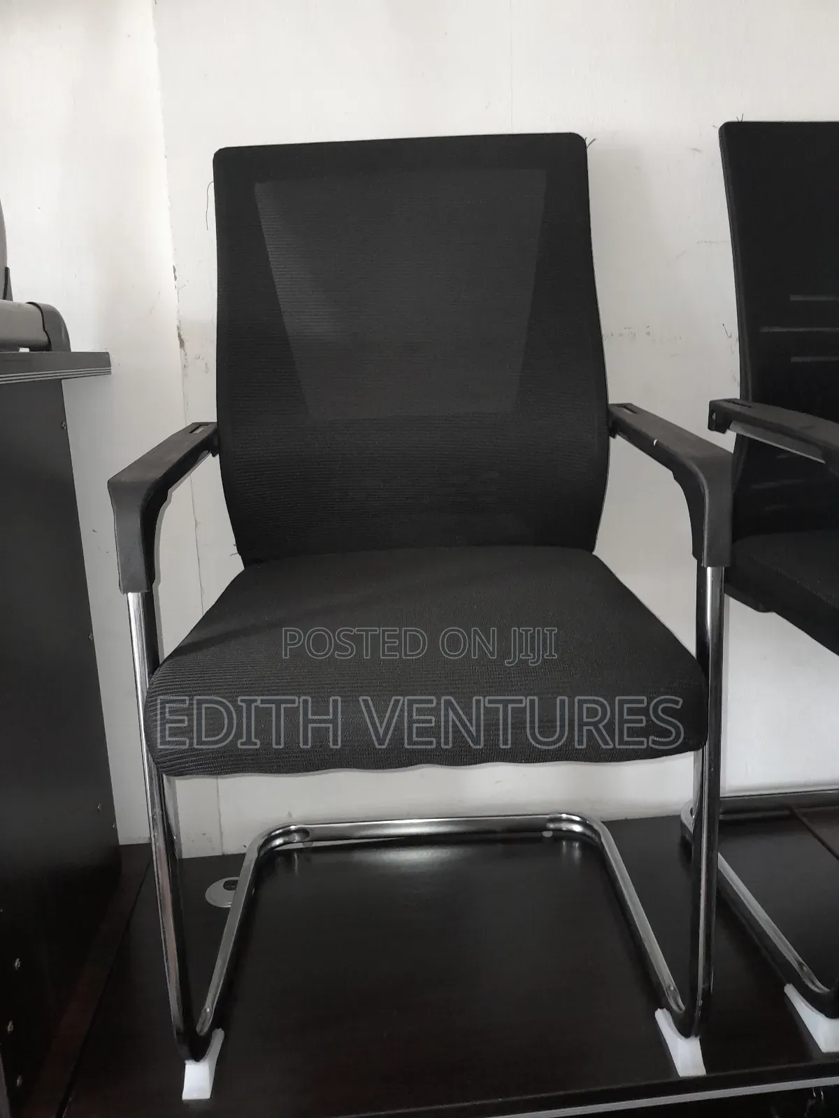 Check-in Visitor's Chair
