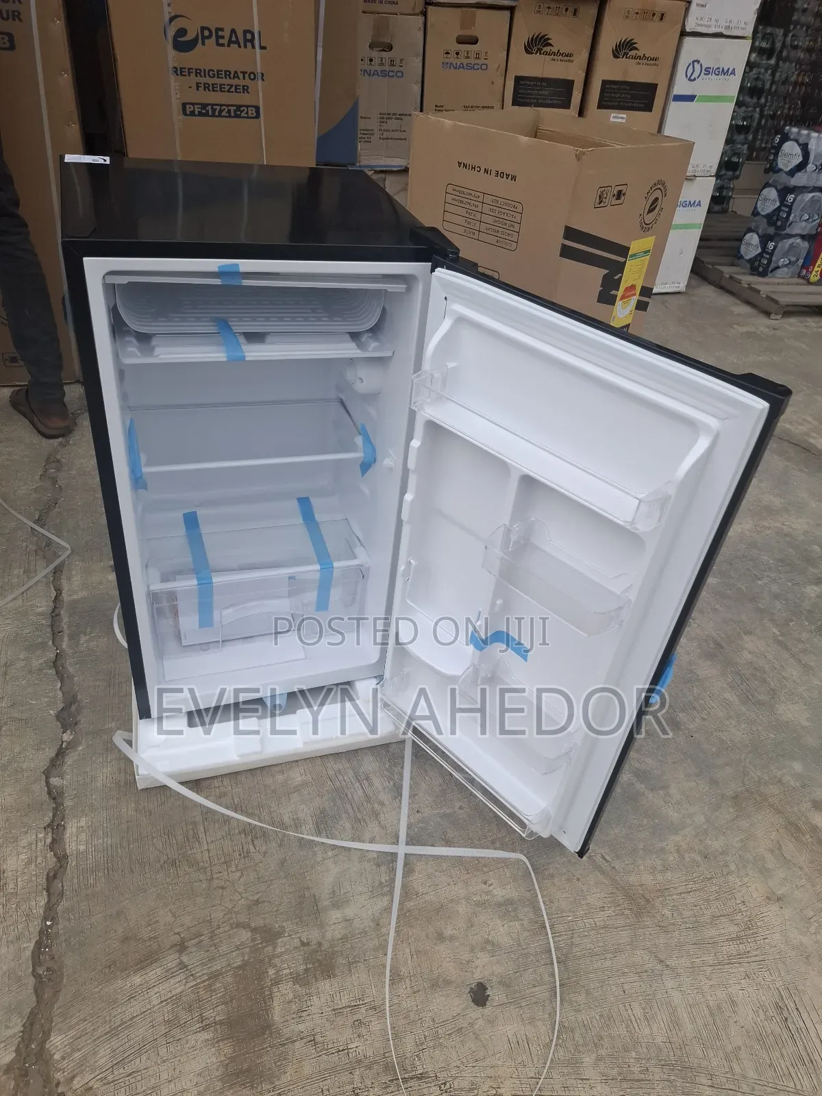 Rainbow Black Table Top Fridge 90 Litres for Sale