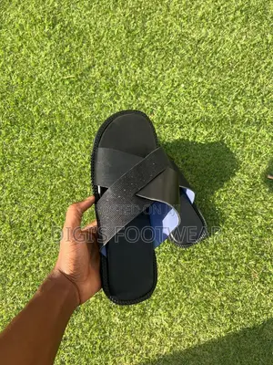Black Leather Rhinestones Slipper