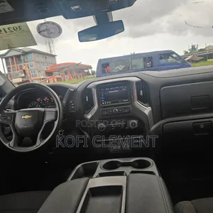 Chevrolet Silverado 2022 Red