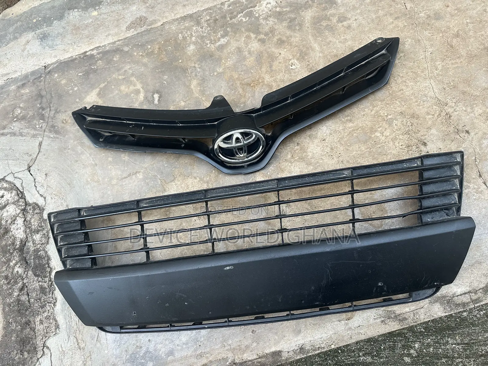 Toyota Corolla 2014 to 2017 Top and Down Grill