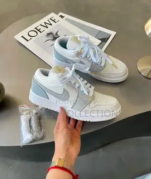 Air Jordan 1 Low White Blue