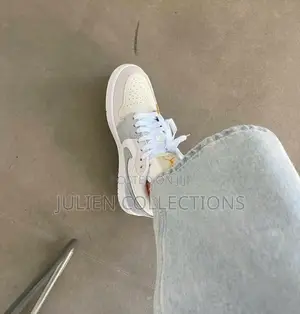 Air Jordan 1 Low White Blue