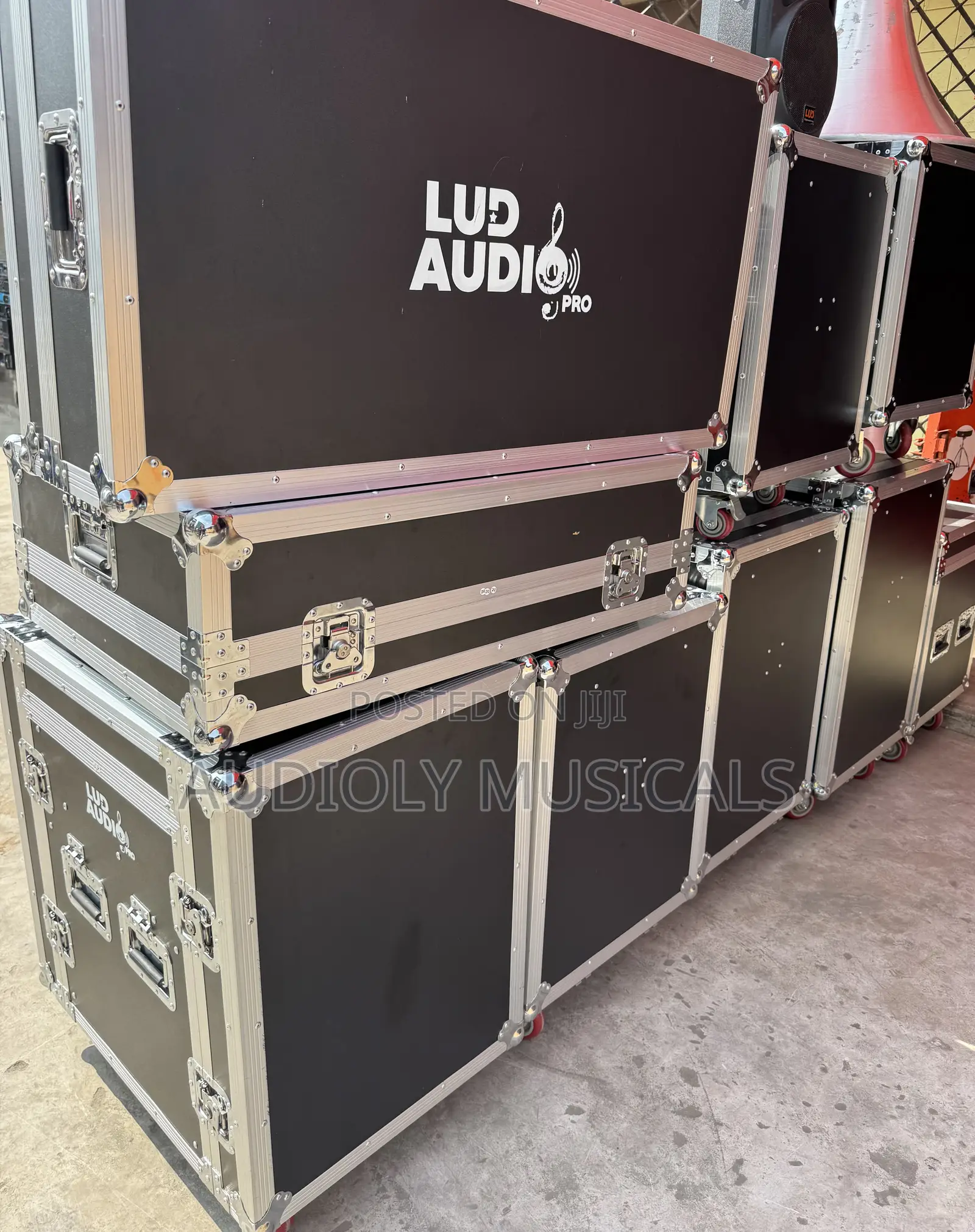 Lud -Mixer Rack /24- Channel Rack Mixer.