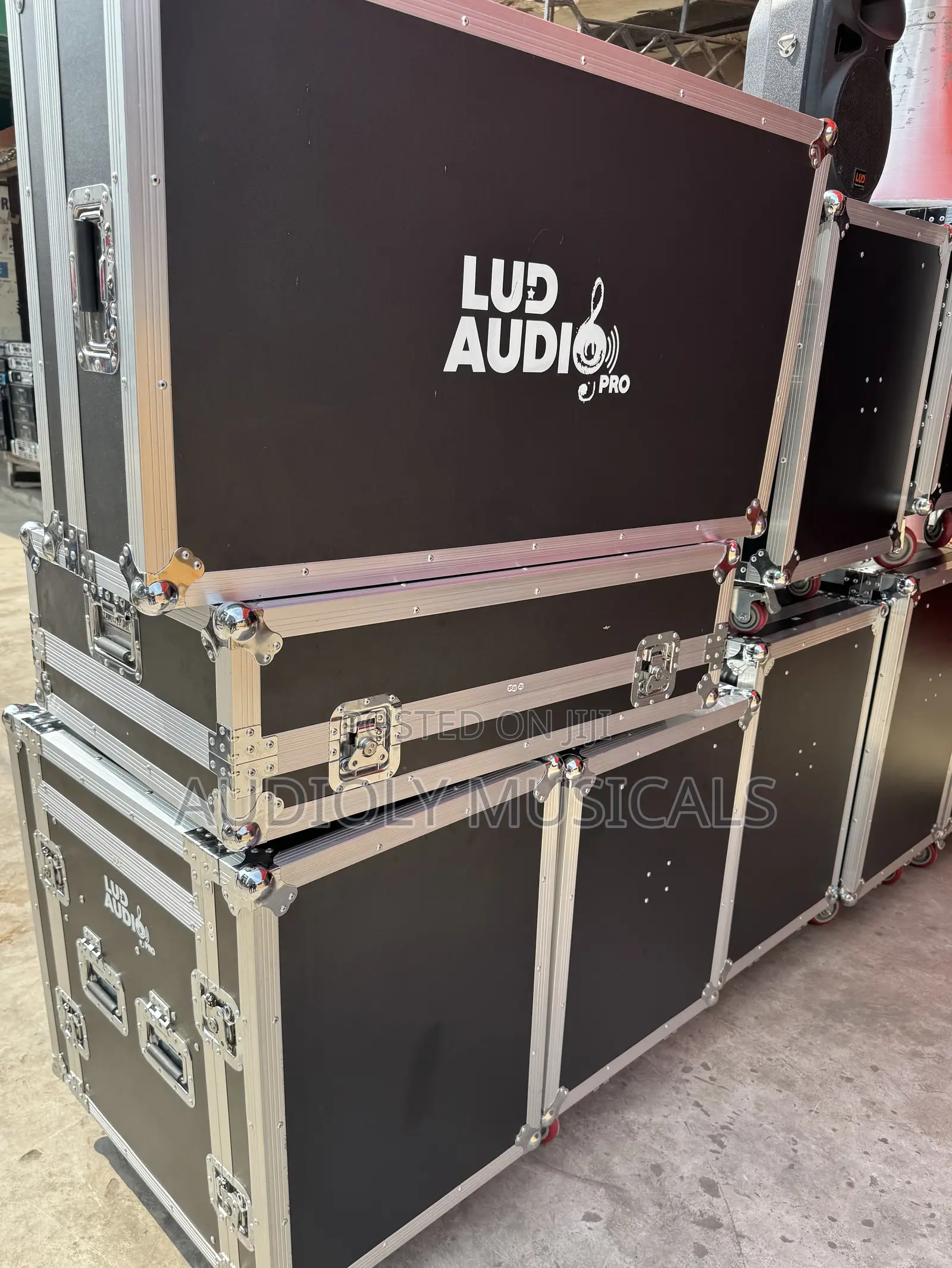 Lud -Mixer Rack /24- Channel Rack Mixer.