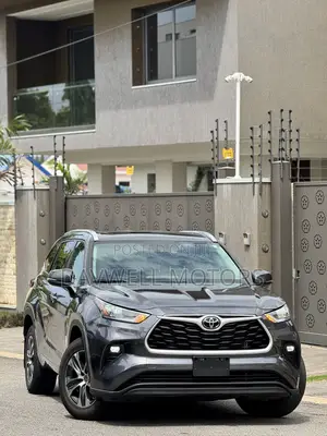 Toyota Highlander Limited 2022 Gray