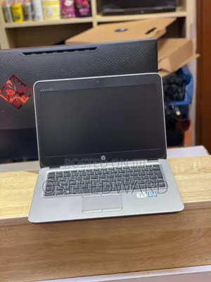 Laptop HP EliteBook 820 G3 8GB Intel Core i5 HDD+SSD 256GB
