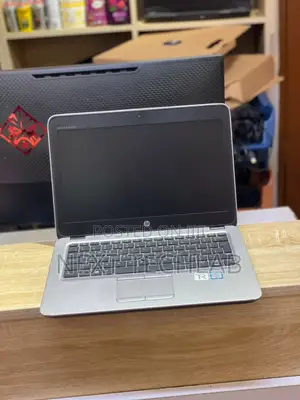 Laptop HP EliteBook 820 G3 8GB Intel Core i5 HDD+SSD 256GB