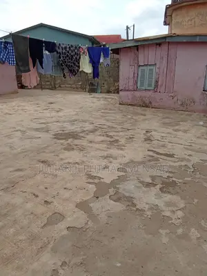 6bdrm Bungalow in Kumasi Metropolitan for sale
