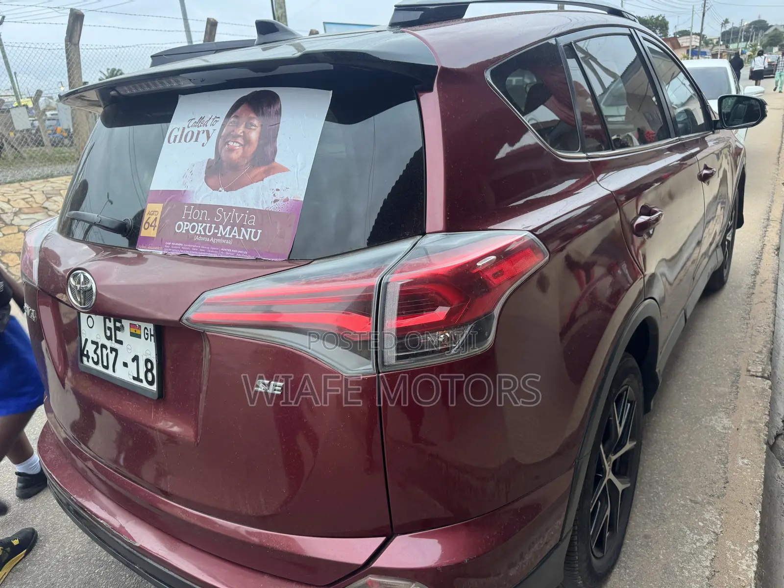 Toyota RAV4 SE AWD (2.5L 4cyl 6A) 2016 Red