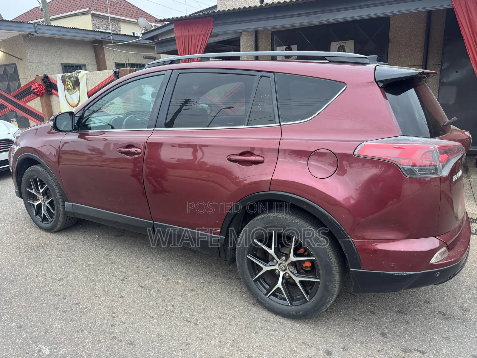 Toyota RAV4 SE AWD (2.5L 4cyl 6A) 2016 Red