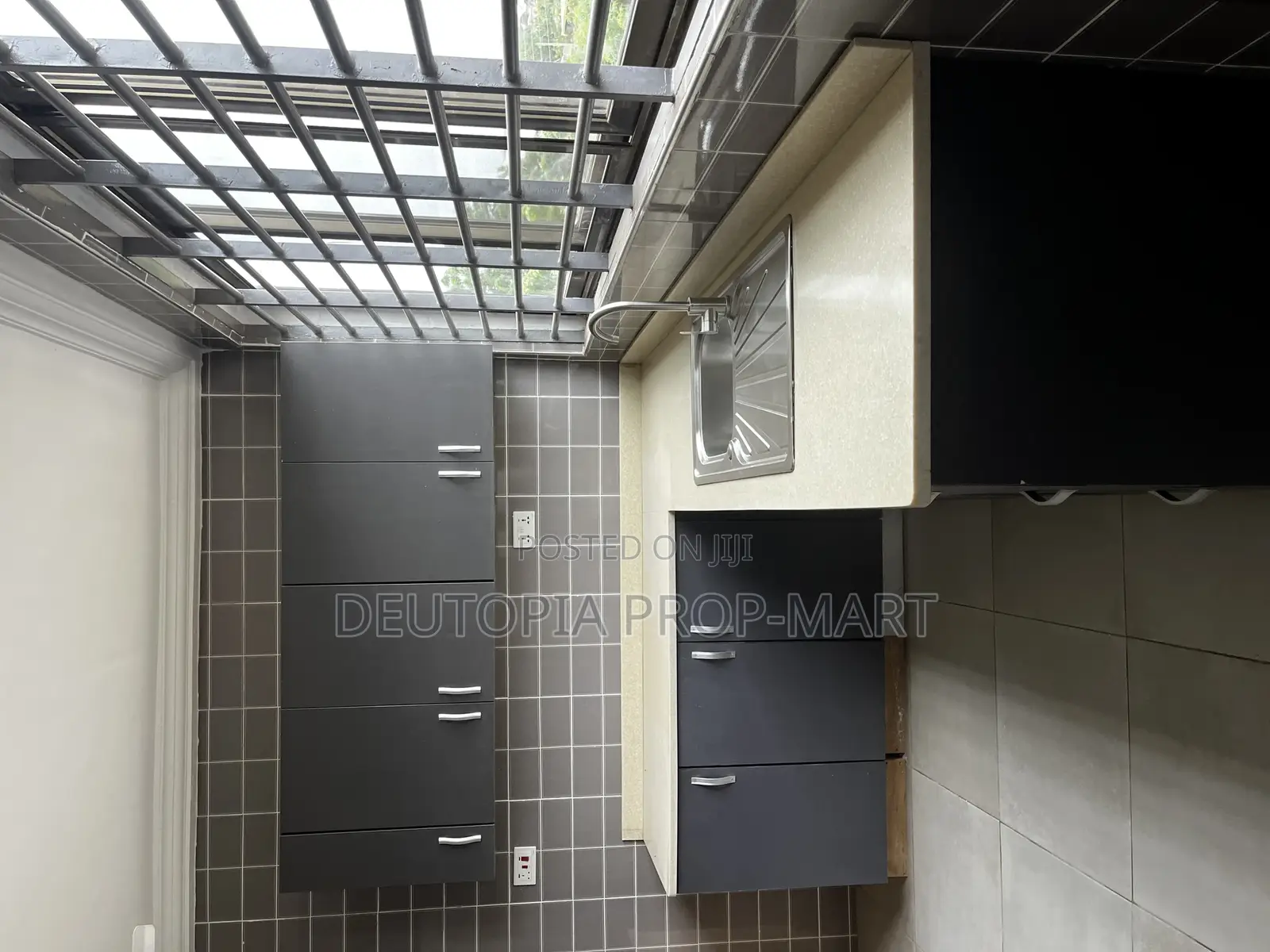 3bdrm Apartment in Central University, Prampram for rent