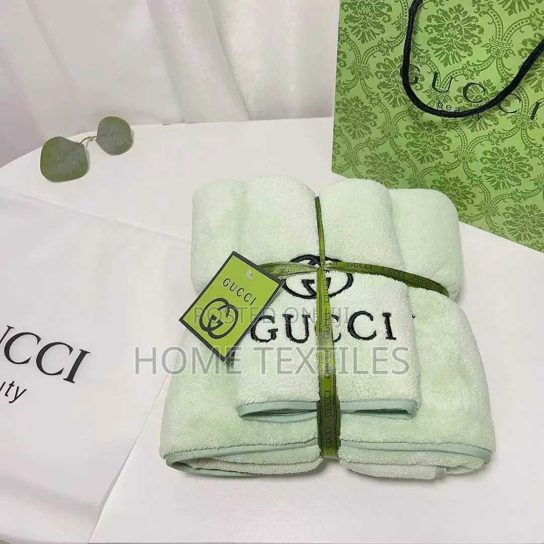 2 Pieces Light Green Towel