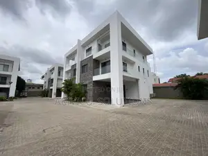 5bdrm Townhouse / Terrace in Airport Residential for rent
