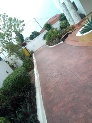 5bdrm House in Adjiriganor for rent