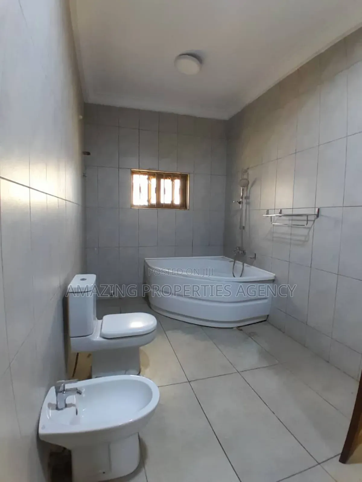 5bdrm House in Adjiriganor for rent