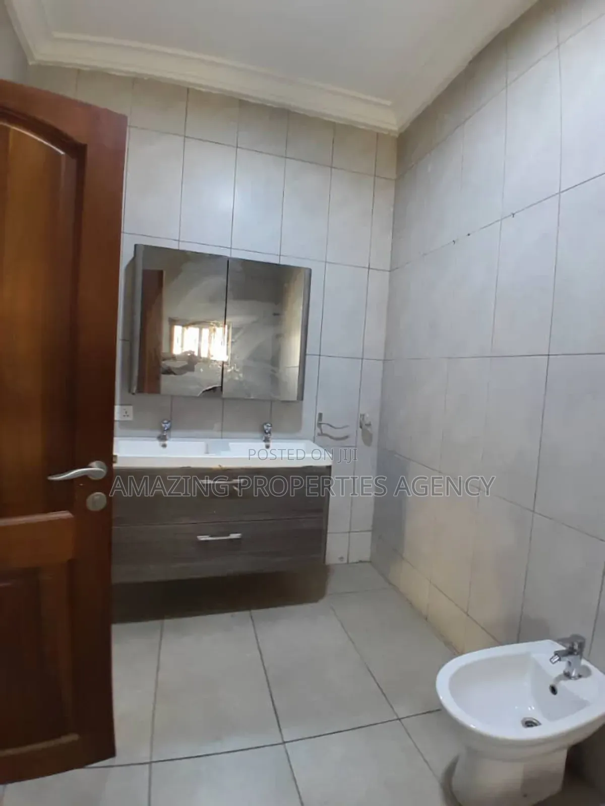 Furnished 5bdrm House in Adjiriganor for rent