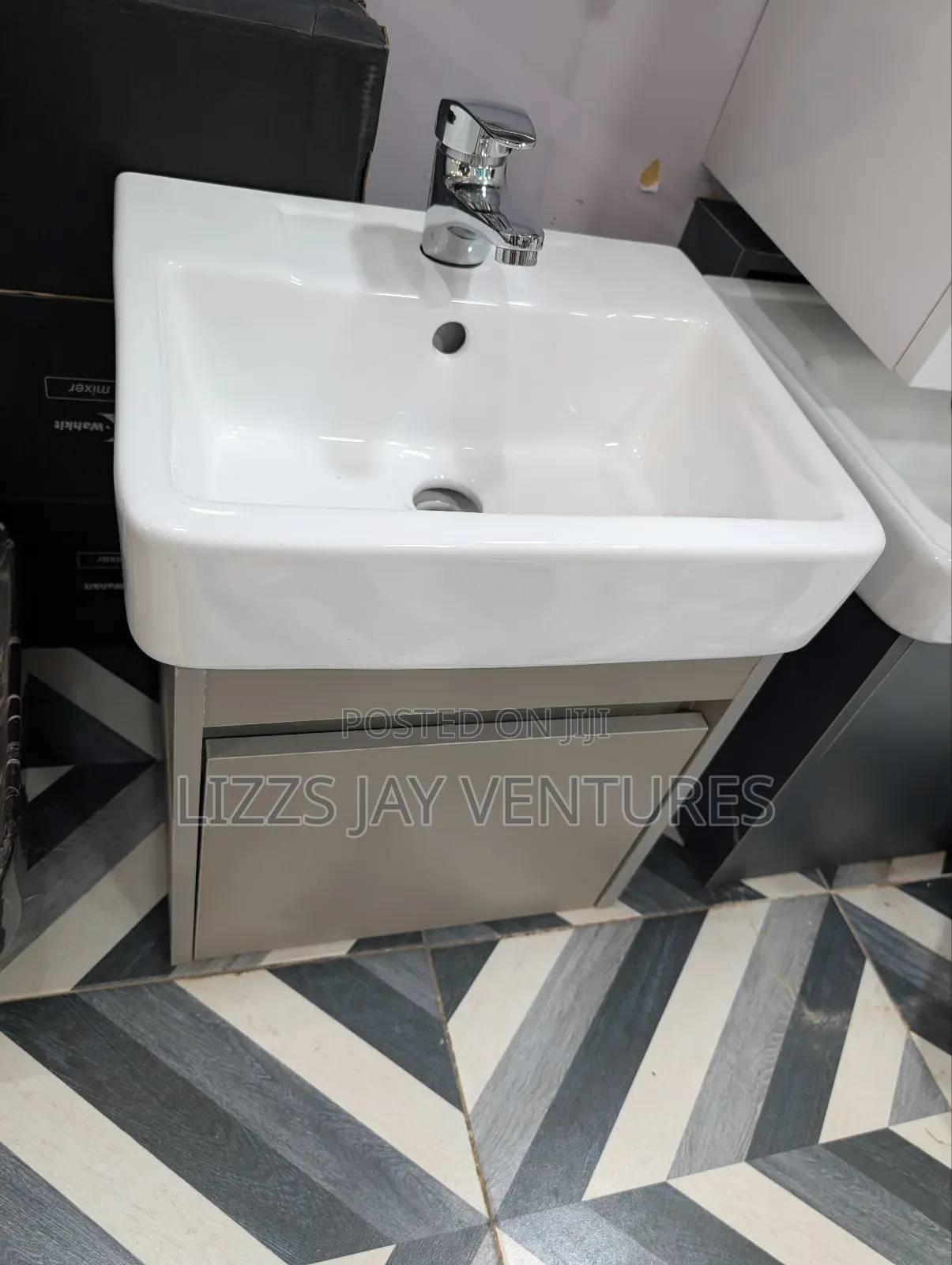 Cabinet Basin