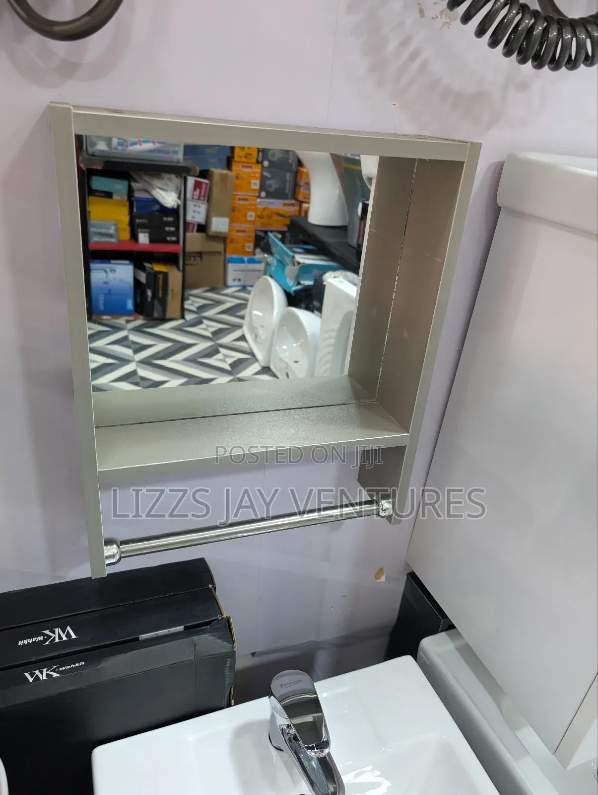 Cabinet Basin