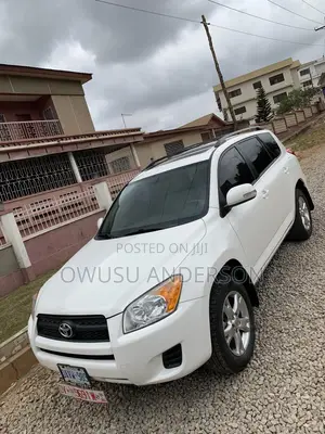 Photo - Toyota RAV4 2011 White