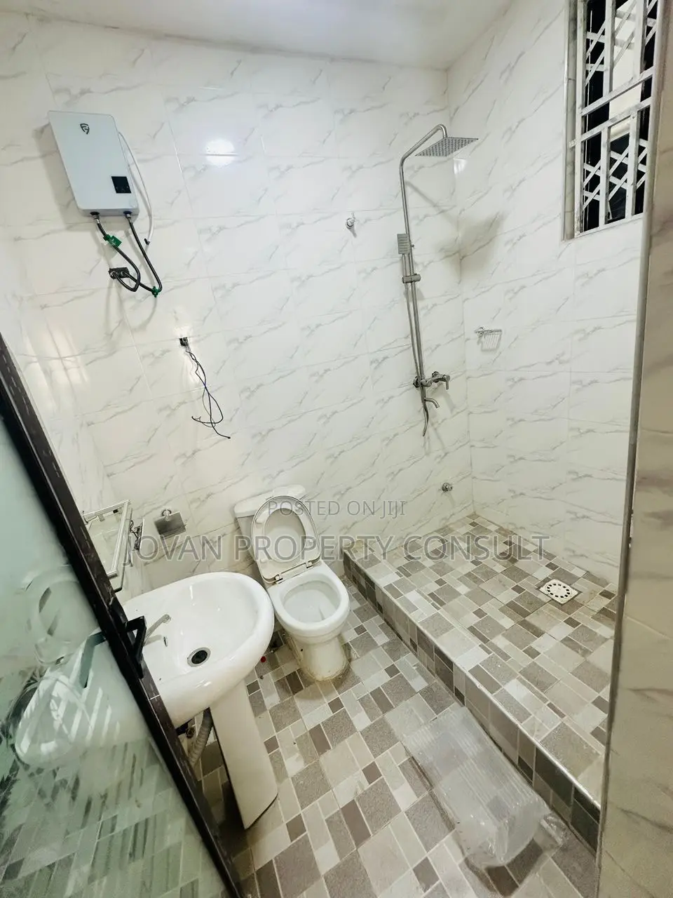 3bdrm House in Ofankor Barrier, Achimota for sale