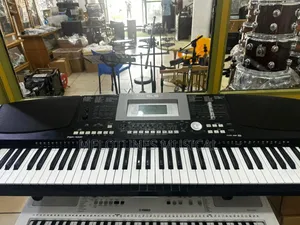GLS PSR-4000 Professional Keyboard