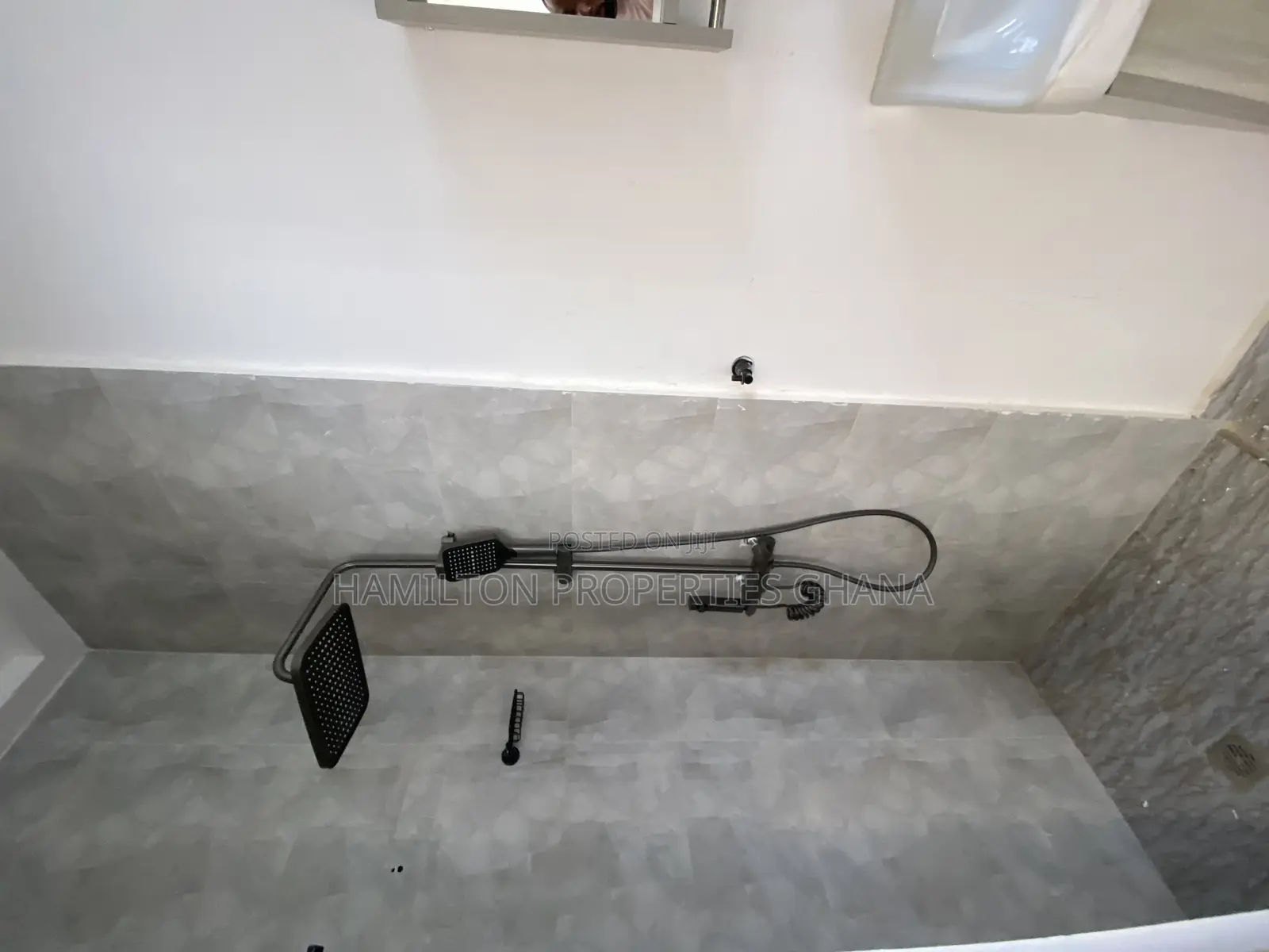2bdrm House in Hamilton, School Junction for sale