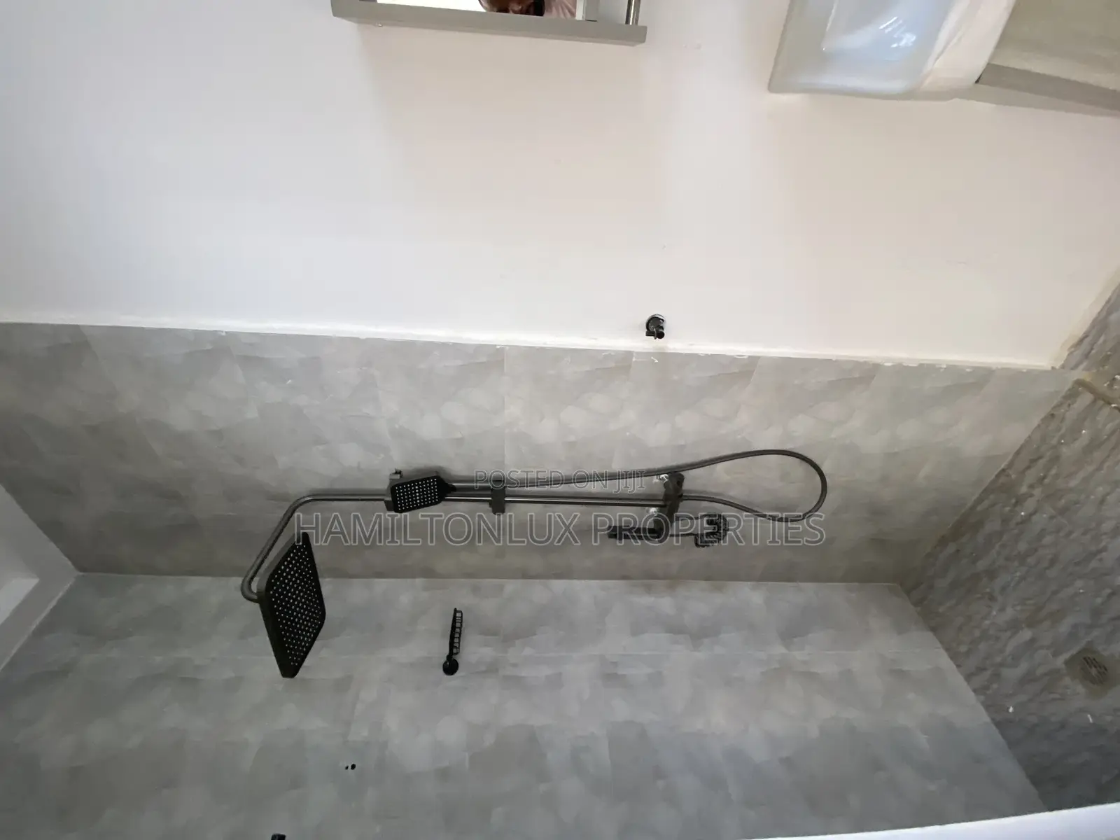 2bdrm House in Hamilton, School Junction for sale
