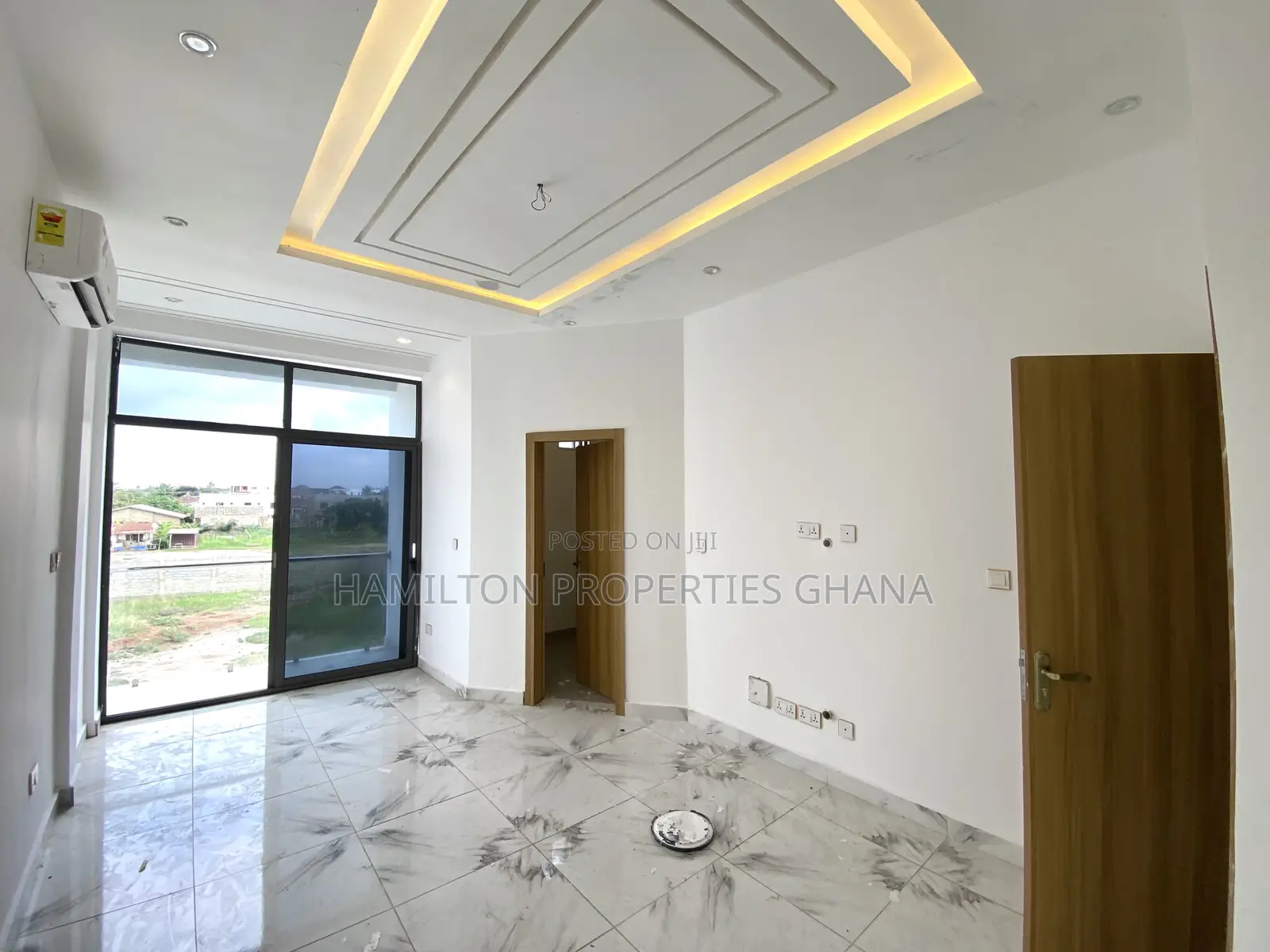 2bdrm House in Hamilton, School Junction for sale