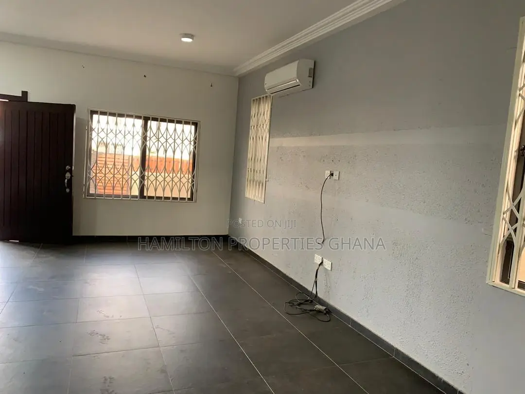 3bdrm House in 14Th Avenue, East Legon for rent