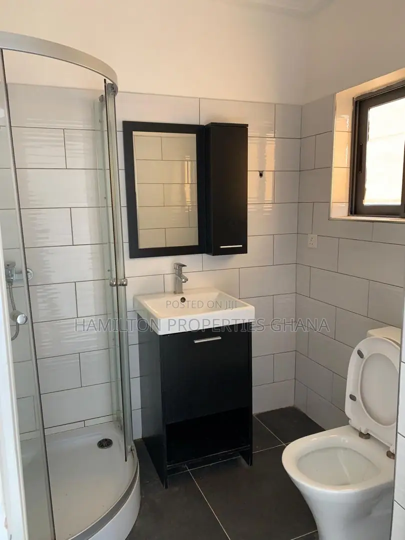 3bdrm House in 14Th Avenue, East Legon for rent