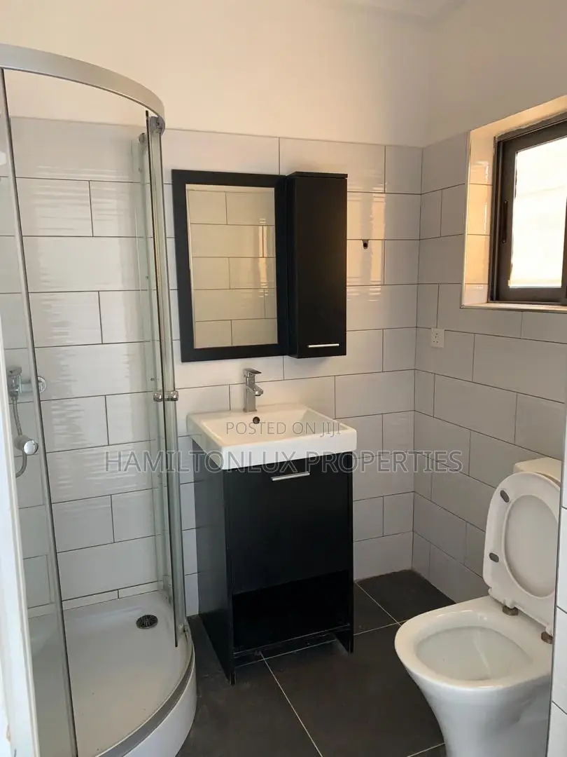 3bdrm House in 14Th Avenue, East Legon for rent