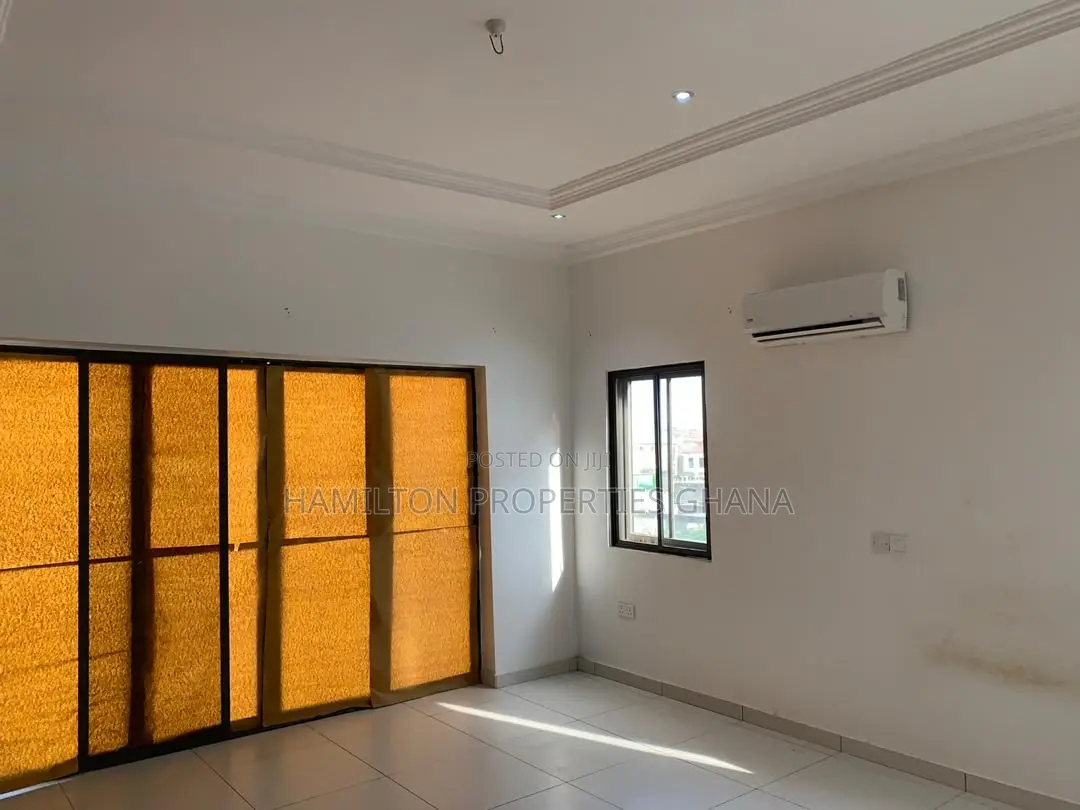 3bdrm House in 14Th Avenue, East Legon for rent