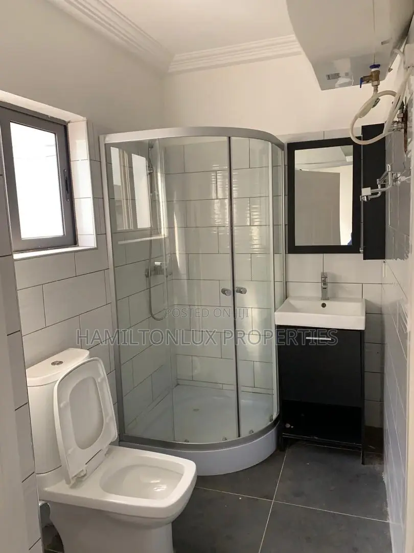 3bdrm House in 14Th Avenue, East Legon for rent