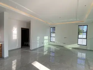 4bdrm House in Lakeside Estate for sale