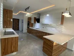 4bdrm House in Lakeside Estate for sale
