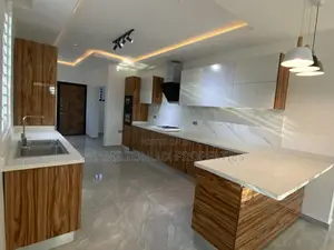 4bdrm House in Lakeside Estate for sale